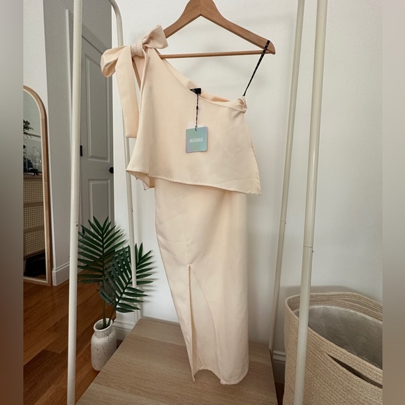 ASOS - Missguided One Shoulder Bow detail Midi Dress SIZE US2 fits US4 - Picture 4 of 6
